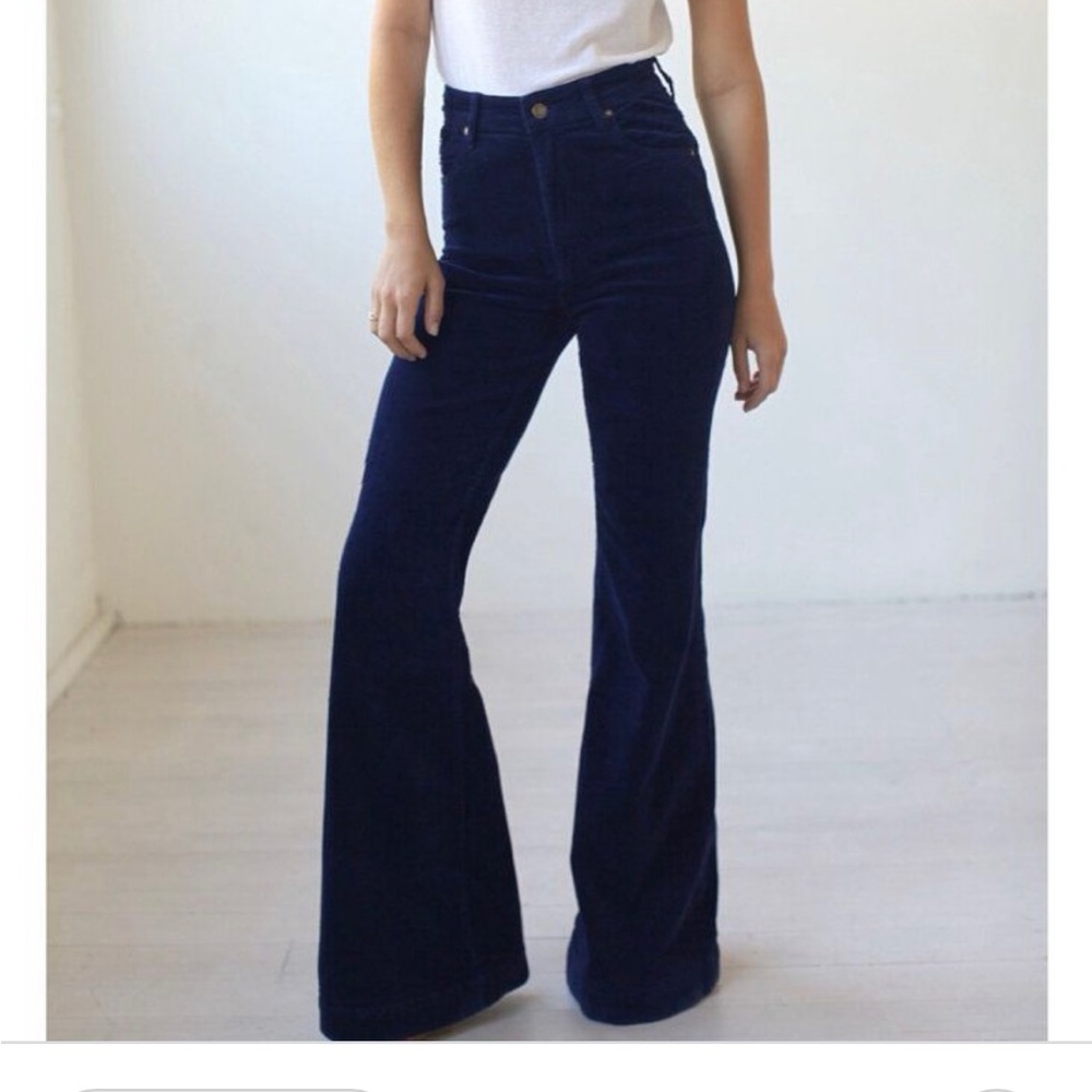 Rolla’s East Coast Flare Navy Pants